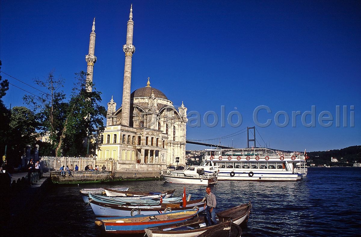 Ortakoy mosque, Istanbul, Turkey
 (cod:Turkey 13)